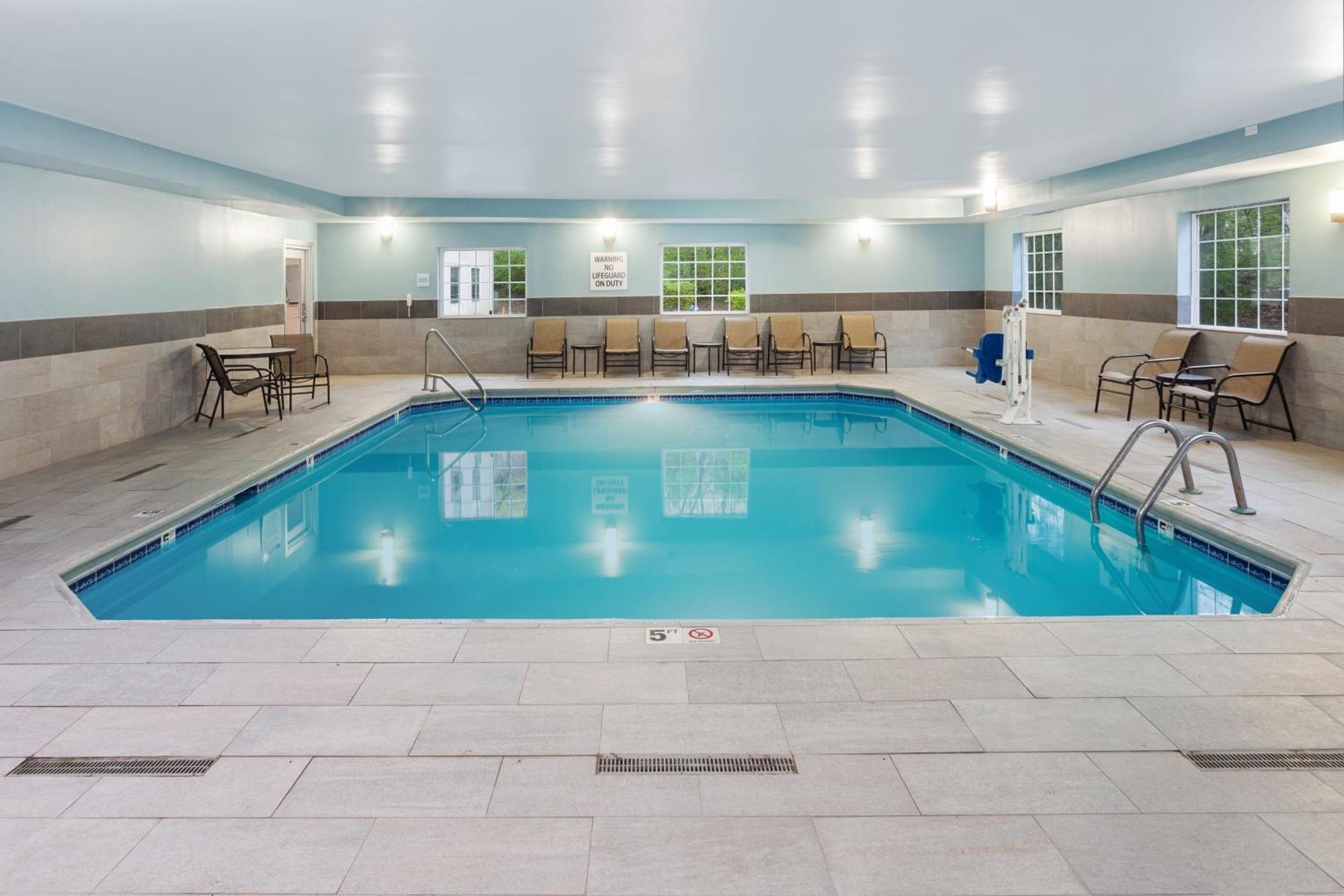 Holiday Inn Express & Suites Carmel North - Westfield By Ihg Eksteriør bilde